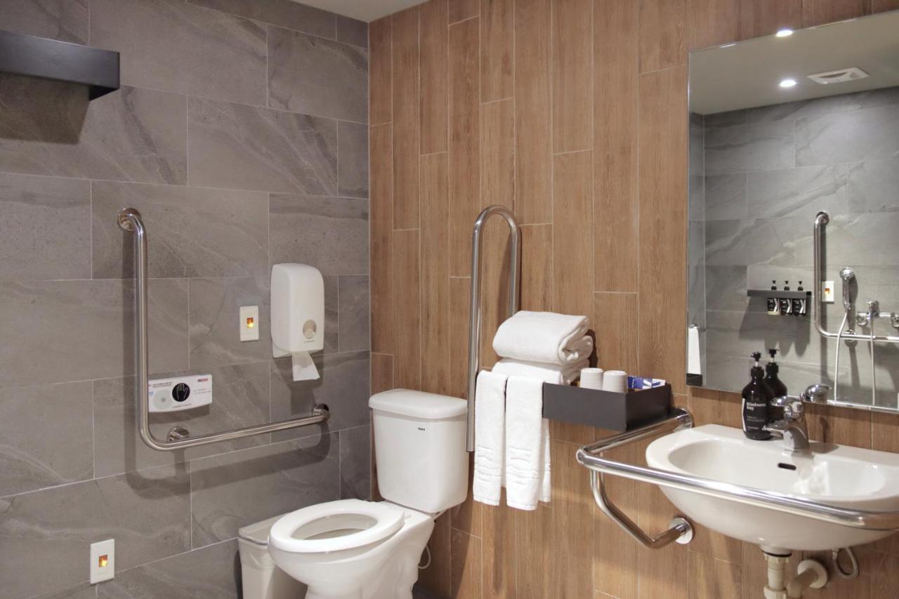 Kindness Day Hotel Тайнань Экстерьер фото