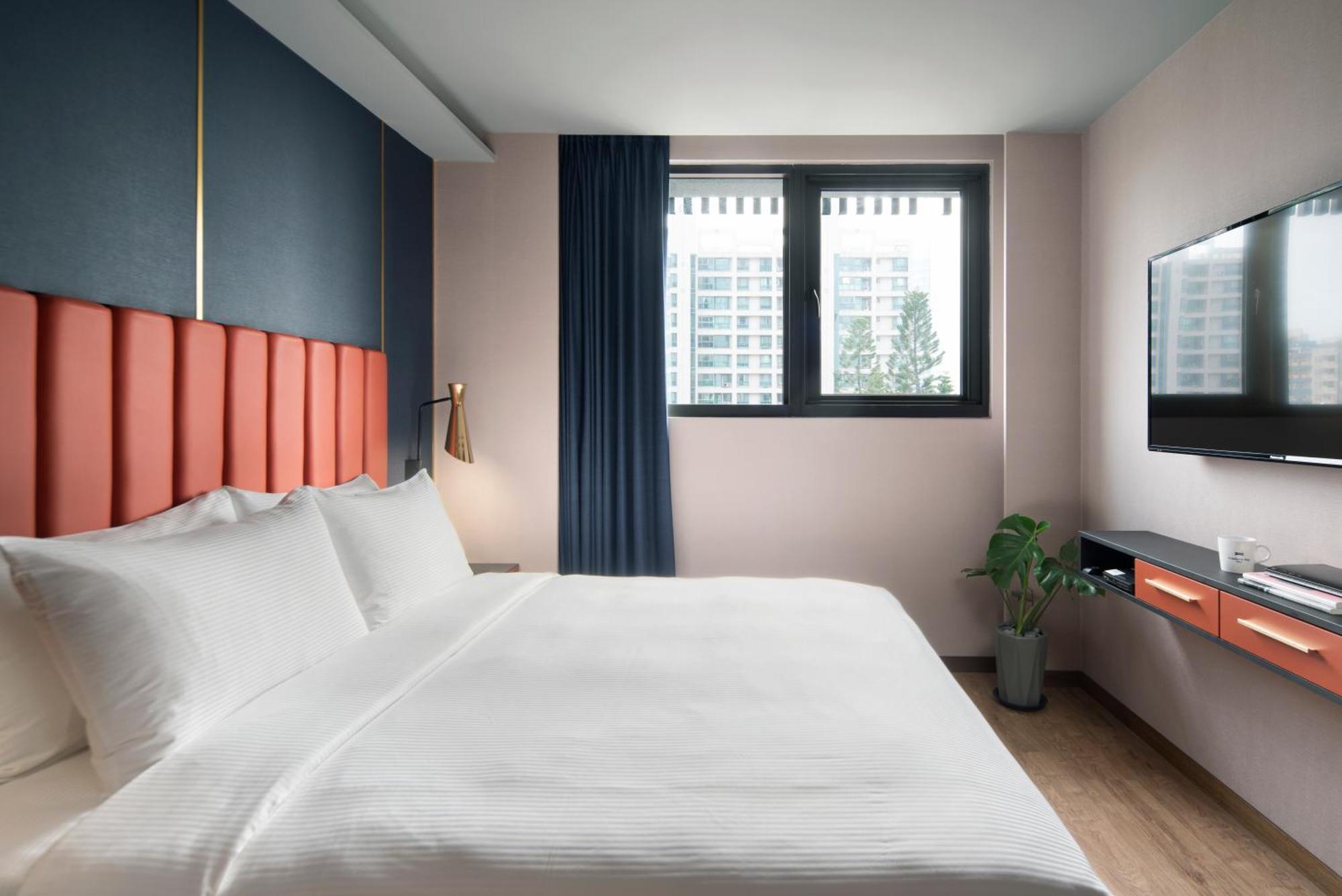 Kindness Day Hotel Тайнань Номер фото