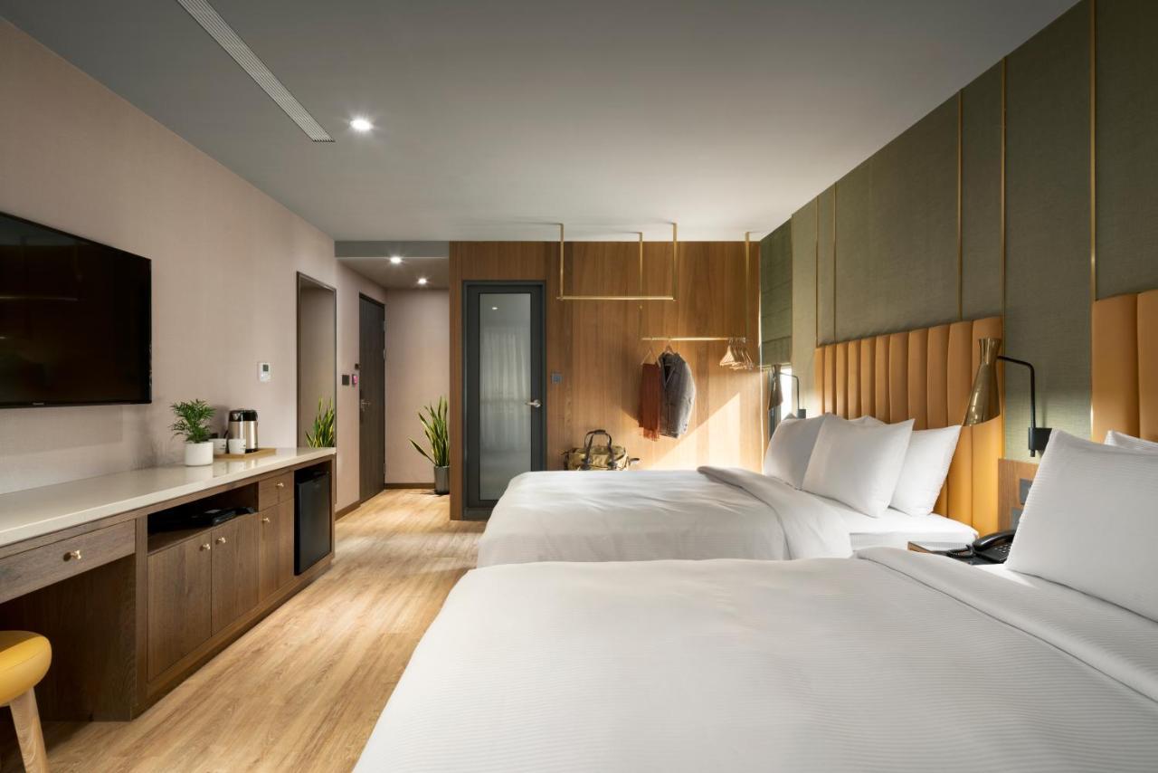 Kindness Day Hotel Тайнань Экстерьер фото