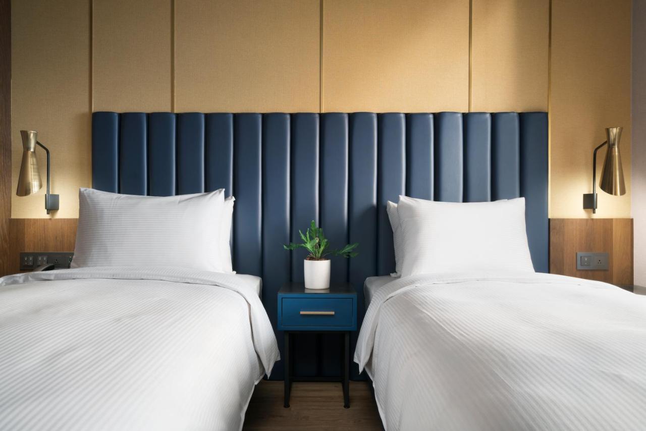 Kindness Day Hotel Тайнань Экстерьер фото